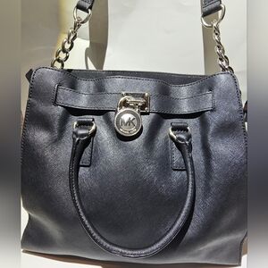 Gorgeous MICHAEL KORS Hamilton Large Satchel- LIFESTYLE BAG!